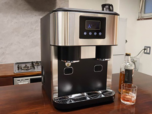 10分ごとに16個の氷を自動生成　自宅でクラッシュアイスが作れる製氷機がファミレスみたいで楽しそう