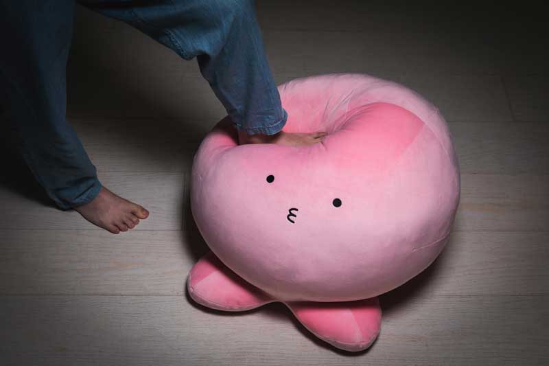 タコピー」の全長49センチ大ハッピーぬいぐるみ発売 踏んづけ