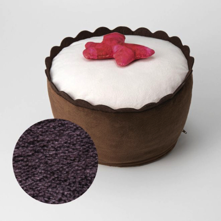 ボンボンショコラをモチーフにしたクッションがかわいい