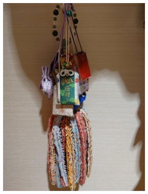 がん治療の秋野暢子に贈られたお守り