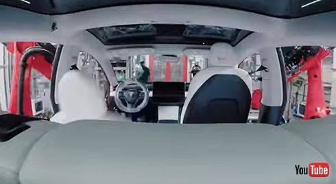 シートが付いて内装も出来上がり！