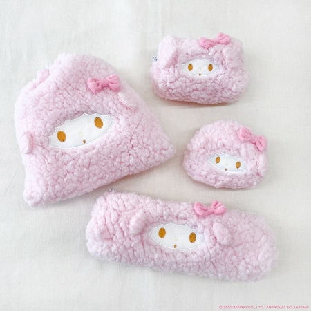 「ふわふわコインケース」「ふわふわポーチ」「ふわふわ巾着」「ふわふわペンケース」（各643円）の画像