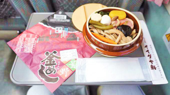 松本「安曇野釜めし」（700円）