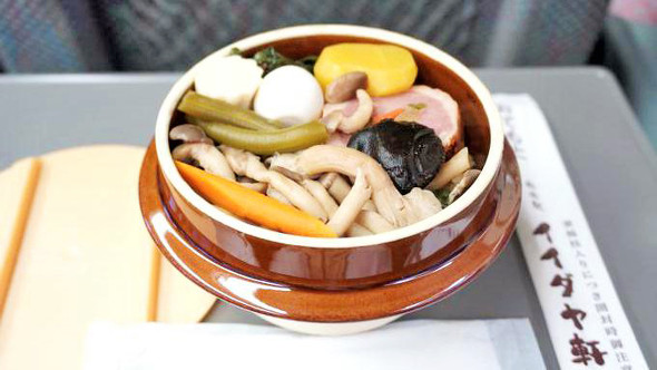 松本「安曇野釜めし」（700円）