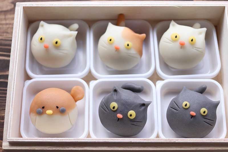 癒されるまんまるフォルム　猫ちゃん＆ふくら雀の和菓子がかわいすぎて食べられない