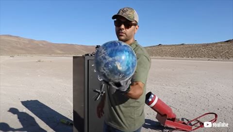 金庫 ボウリング球