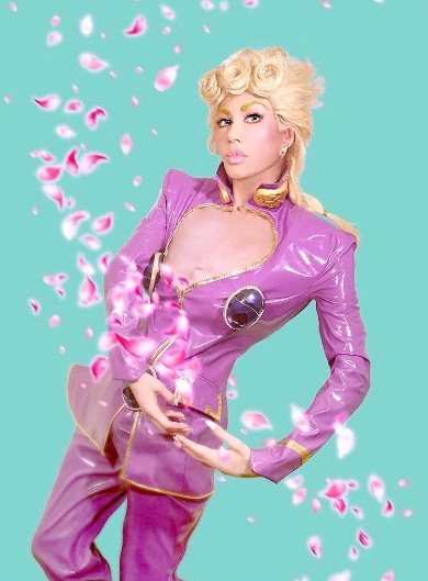 ジョルノ・ジョヴァーナのコスプレをした叶恭子