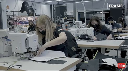 内装用の生地を製造