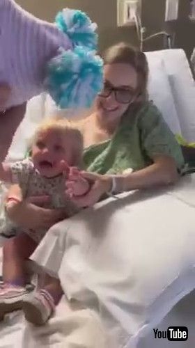 「Toddler Gets Overwhelmed to Meet New Baby Brother - 1370223」