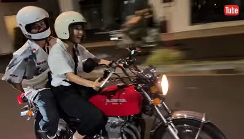 「わー」ヨンフォアを運転して叫ぶ紗理奈さん