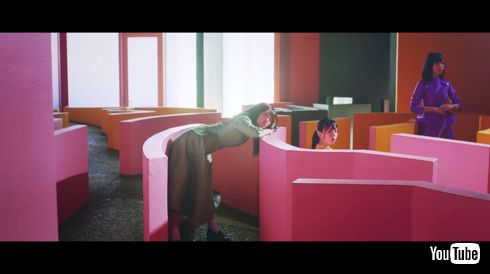 「日向坂46」新メンバー4期生の宮地すみれが「JOYFUL LOVE」MV聖地巡礼