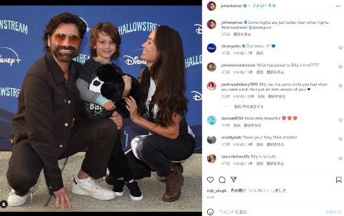 「フルハウス」のジェシー・カツォポリ役のジョン・ステイモスと家族