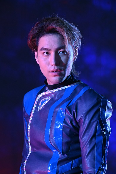 「ウルトラマンデッカー」で小柳友が演じているアサカゲ ユウイチロウ博士ことバズド星人アガムス