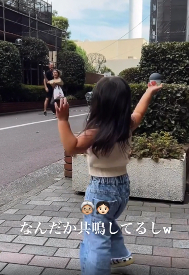 お見送りのクセが強いおばあちゃんがすてき