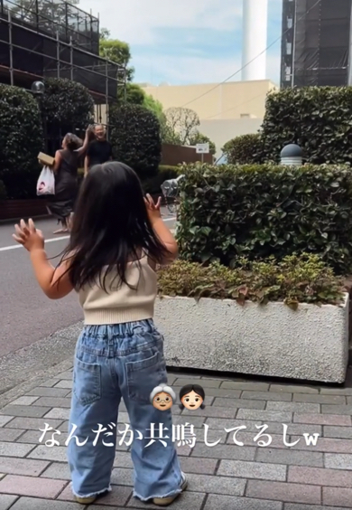 お見送りのクセが強いおばあちゃんがすてき