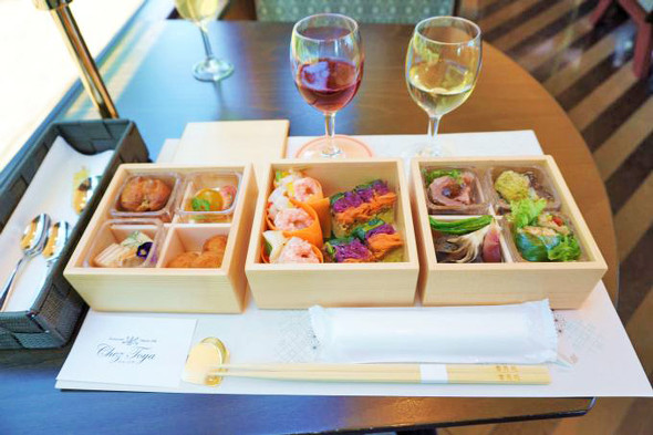 えちごトキめきリゾート雪月花「シェ・トヤのソムリエおすすめ、ワインコース」（乗車・食事付きプラン2万4800円）