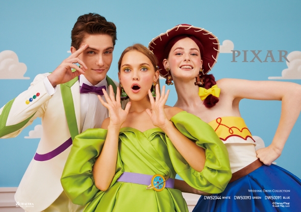 ジェシーのドレス＆エイリアンのドレス＆バズのタキシードの画像