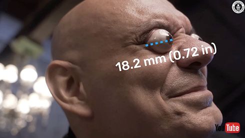 アニメみたいに眼球が飛び出す特技がすごい迫力　ギネス世界記録認定「最も遠くに飛び出た眼球の男性」