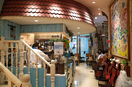 ベネリック「ムーミンカフェ」「ムーミンスタンド」「MOOMIN SHOP」が2023年2月で閉店を発表