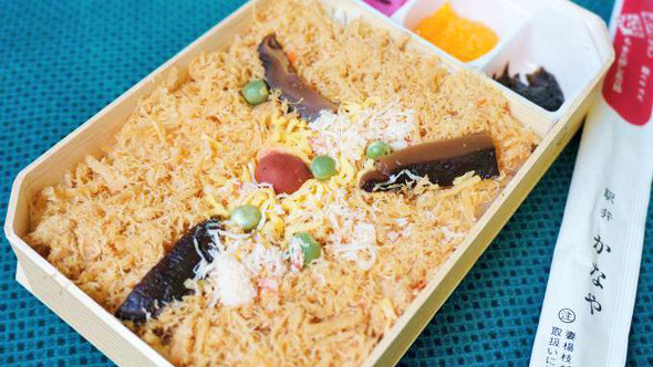 長万部「かにめし」（1180円）