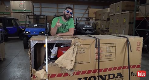 箱の中身は40年前のホンダ「FT500C」