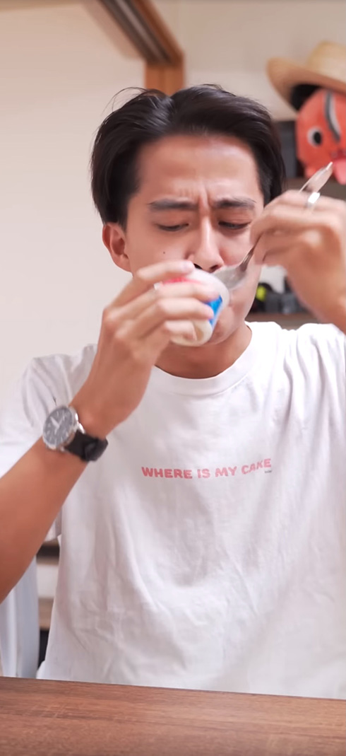 ヨーグルトを食べ終わったスプーンとカップの行方が逆　“定期的に起こる脳のバグ”があるあるすぎる