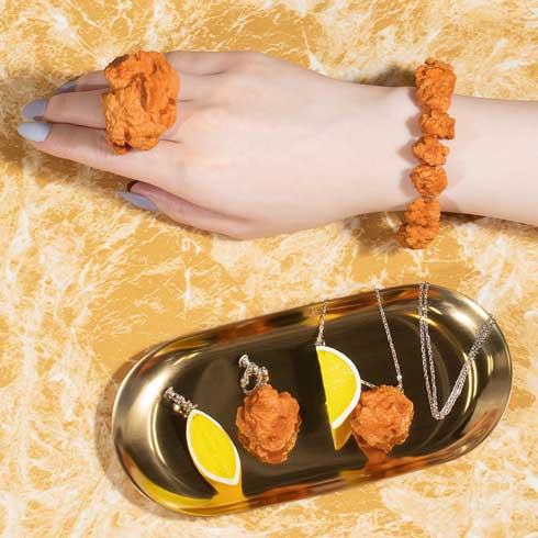 カプセルトイ からあげジューッ！エリー アクセサリー からあげ ジュエリー