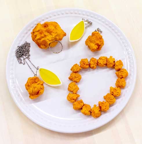 カプセルトイ からあげジューッ！エリー アクセサリー からあげ ジュエリー