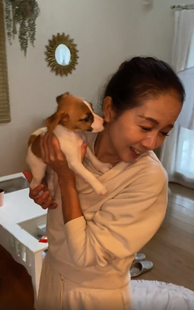 25年回目の結婚記念日に夫から妻へサプライズプレゼント