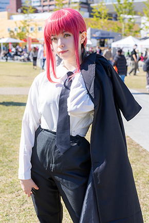 桜井エミリアとるあの「チェンソーマン」マキマとレゼ