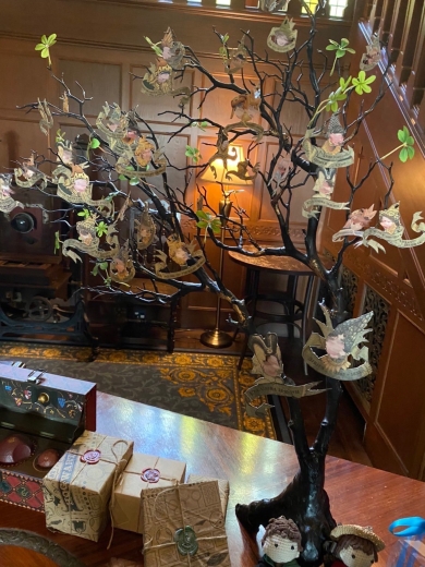 “ブラック家の家系図”風のオブジェの画像