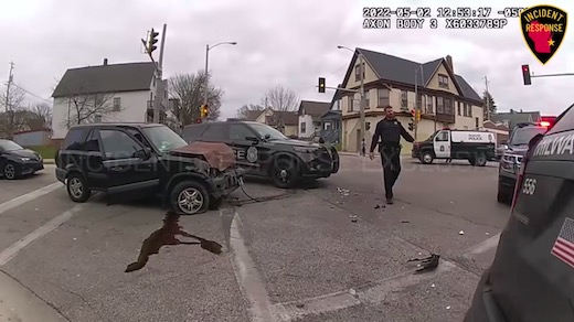 パトカー 交通事故 アメリカ ミルウォーキー