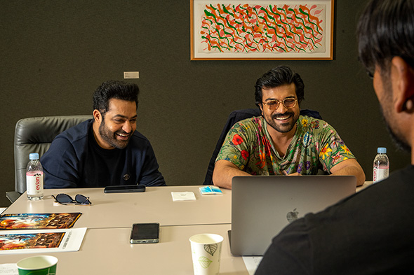 マッチョフリー素材にニッコリのマッチョ