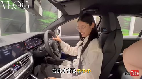 ピッカピカの新車でドライブへ