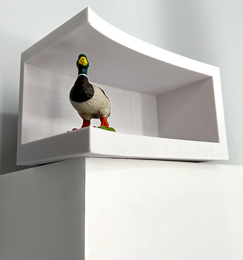 モノを置くだけで“新宿の3D猫”っぽくなる箱がおもしろい　「愛猫家の友にプレゼントしたい」と話題に