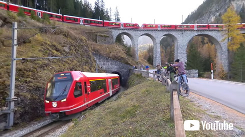 スイスレーティッシュ鉄道100両編成