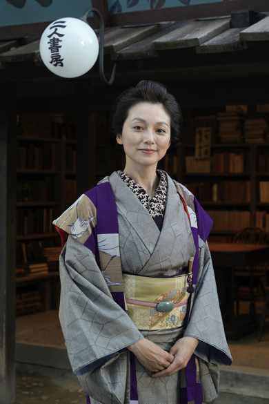 「カムカムエヴリバディ」制作チームによるドラマ「探偵ロマンス」本上まなみ