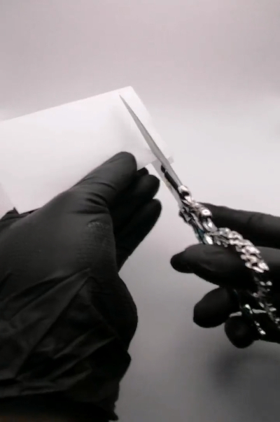 装飾的で実用的なハサミ