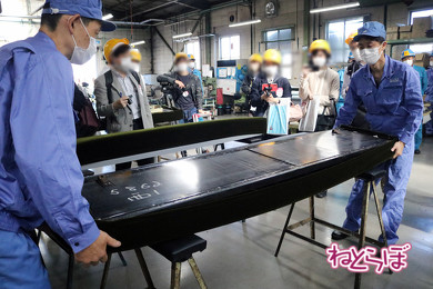 シートも定期的に全貼り替えし、「きれい」を保つ