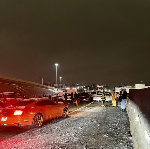 雪 アメリカ デンバー コロラド 事故 クルマ 100台