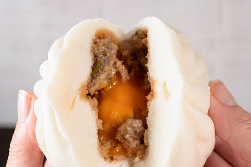 ファミリーマート　伝説のすた丼屋　すたみなまん（卵黄風ソース入）