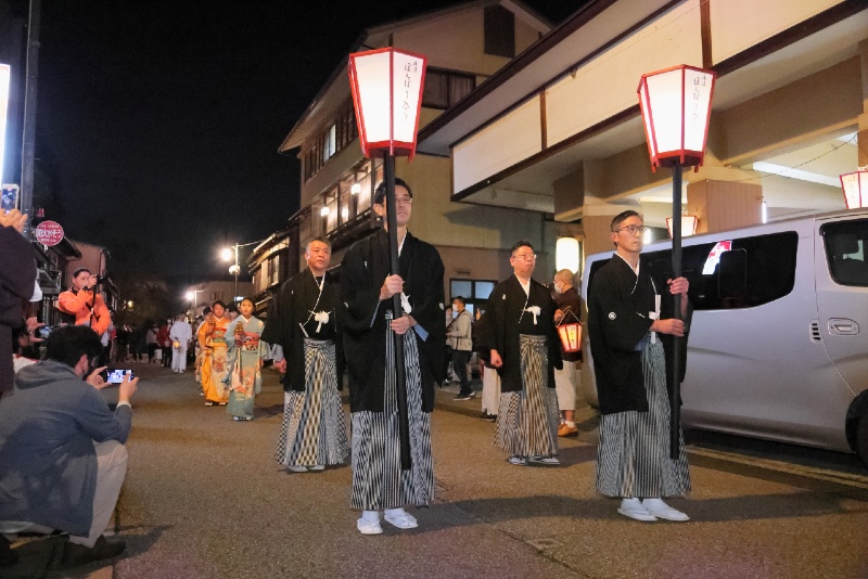 アニメに登場する架空の祭りを現実に開催し、今年で10回目　石川・湯涌温泉「湯涌ぼんぼり祭り」が継続できた理由とは