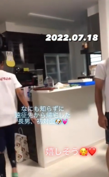 手を洗いに行く長男くん