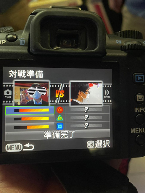 撮った写真でバトルする一眼レフ謎機能が発見されてしまう　「さすが」「凝ってて笑う」と話題のPENTAXに話を聞いた