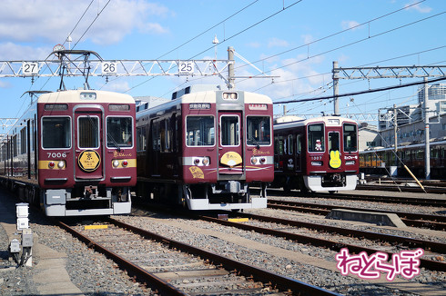 「京とれいん雅洛」と「ミッフィー号」　スター車両が並んだ阪急電車の正雀車庫にて