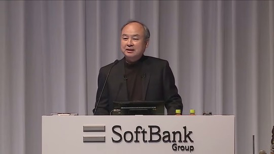 ソフトバンクグループ会長の孫正義さんは11月11日、同社の決算発表会のなかで、病気説や引退説について「決してそうではない。健康そのもの。やりがいも気合いも十分である」と否定