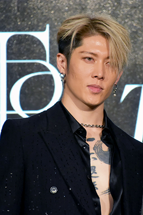 「THE LAST ROCKSTARS」MIYAVI