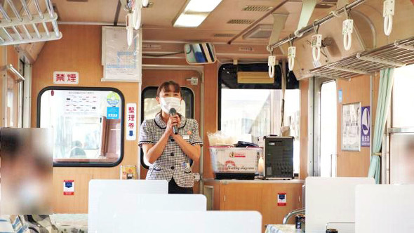 「きのこ列車」車内