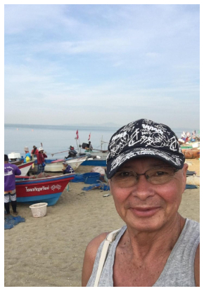 タレントのアレクサンダーのペルー人の父