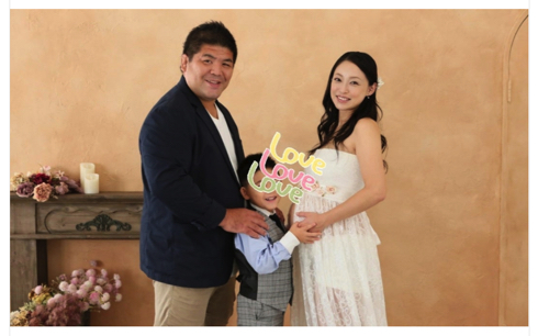 末永遥のマタニティフォトを撮影すると夫でアテネオリンピック柔道銀メダリストの泉浩と長男